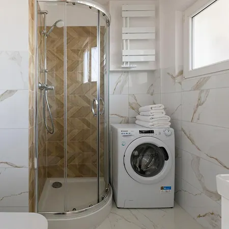 Golden - Monopol Apartment *