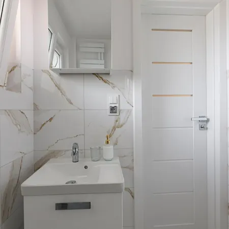 Golden - Monopol Apartment Breslau